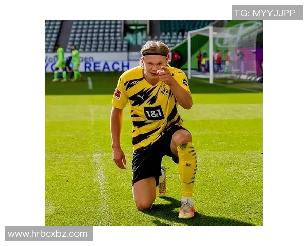 感动人心的足球传奇瞬间，球星们用汗水与坚韧谱写不朽辉煌