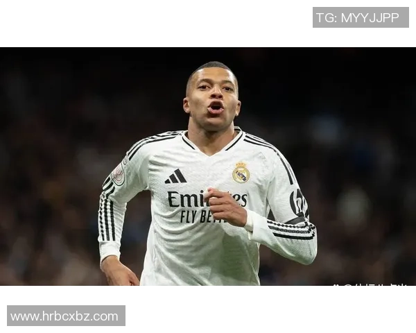 足球历史巨星地位排名探讨 经典球员的成就与影响力比较 足球历史巨星地位排名探讨 经典球员的成就与影响力比较